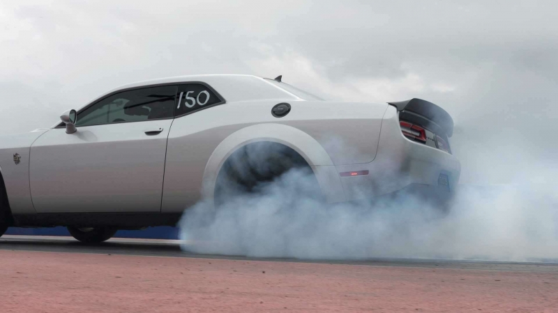 Его не догонит даже Bugatti: показан мощнейший Dodge Challenger
