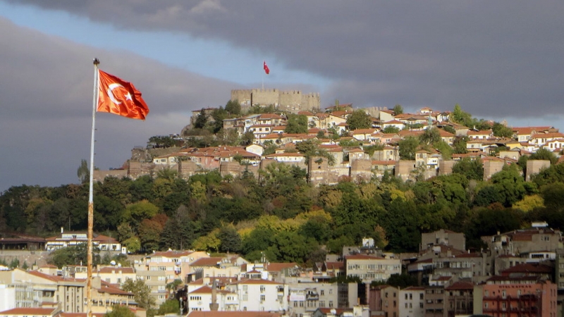 Турецкий политик призвал развивать отношения Москвы и Анкары