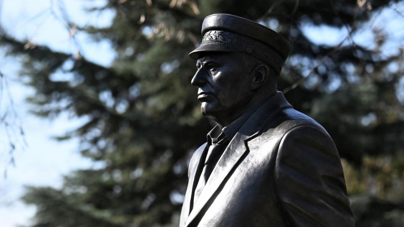 На могиле Жириновского открыли памятник