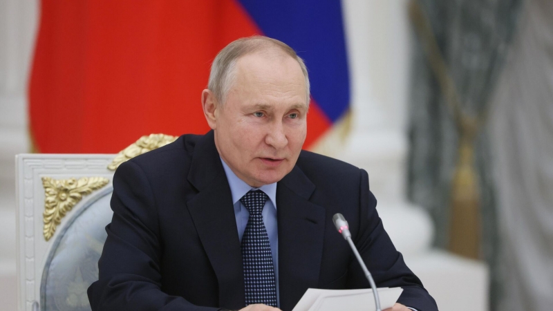 Путин поблагодарил парламентариев за создание законодательного фундамента