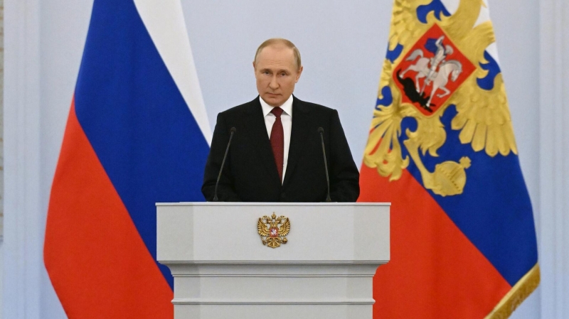 Путин проводит в Кремле церемонию вручения госнаград