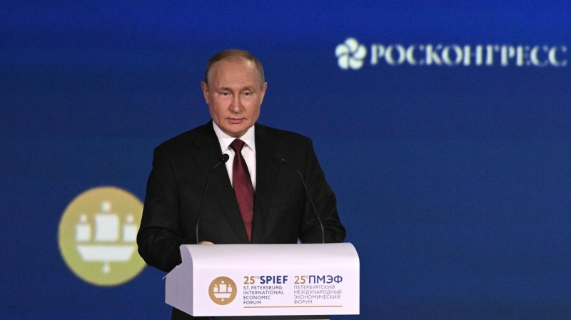 В Кремле рассказали, кто готовит речь президента для выступления на ПМЭФ