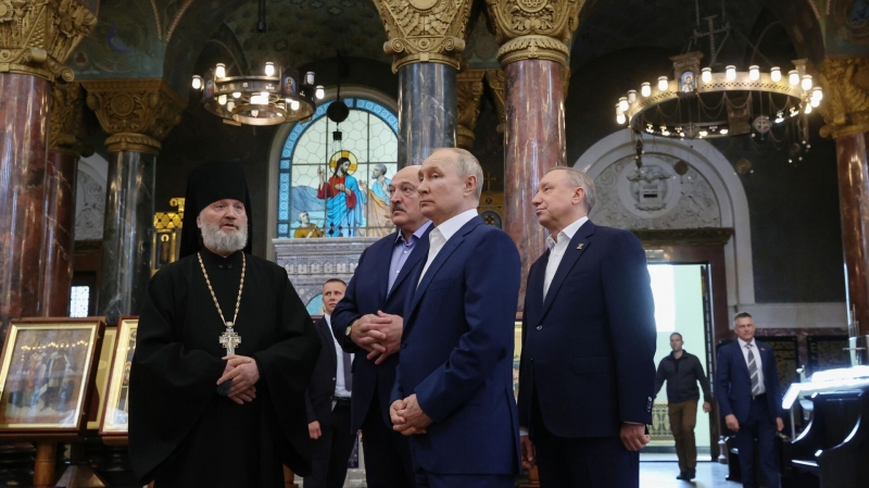 Путин и Лукашенко посетили Кронштадтский морской собор