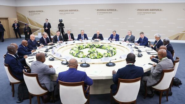Путин поблагодарил африканских участников пленума за приезд в Россию