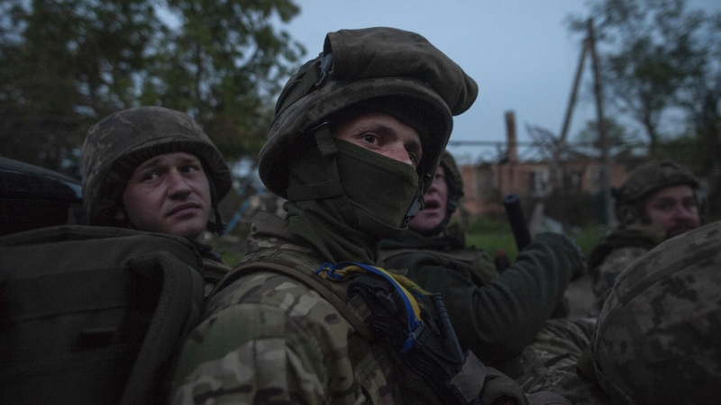 "Они убегают". В США заявили о панике ВСУ из-за обвала фронта под Харьковом
