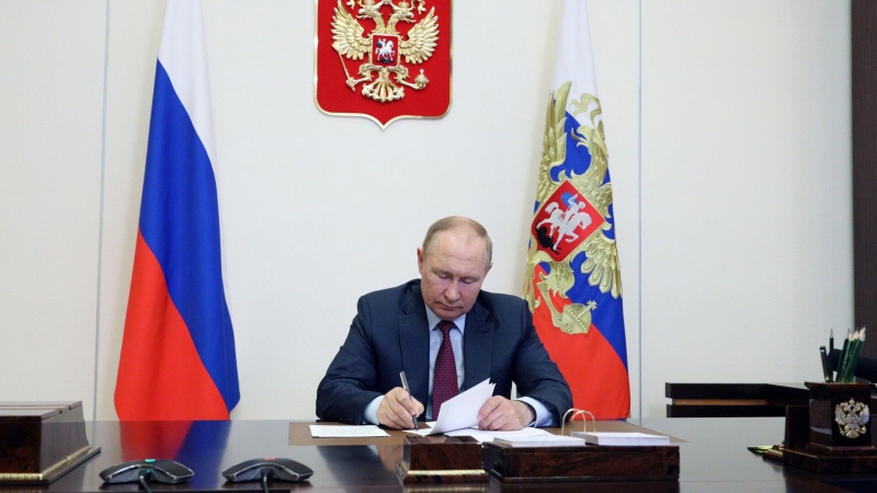 Путин обсудит с правительством развитие пунктов пропуска через госграницу