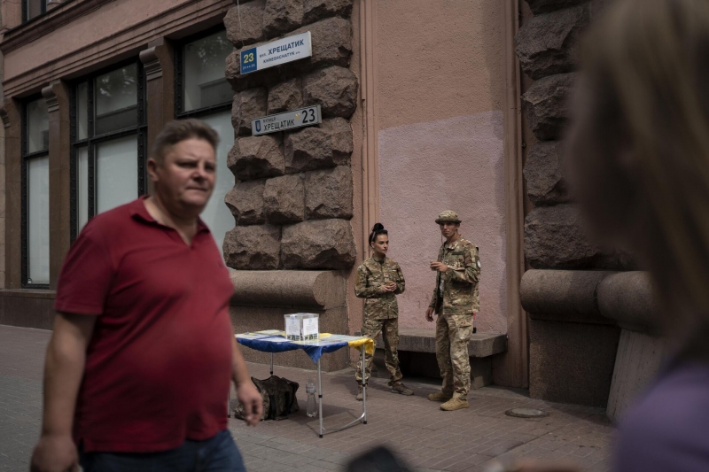 Киев запаниковал. На Украине началась борьба за выживание