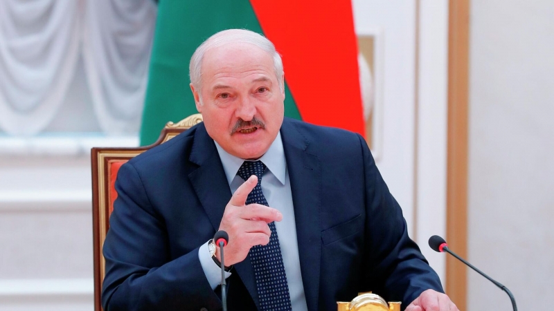 Запад все еще не оставил попытки подчинить страны СНГ, заявил Лукашенко