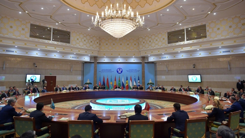 Заседание совета глав СНГ в узком составе началось в Киргизии