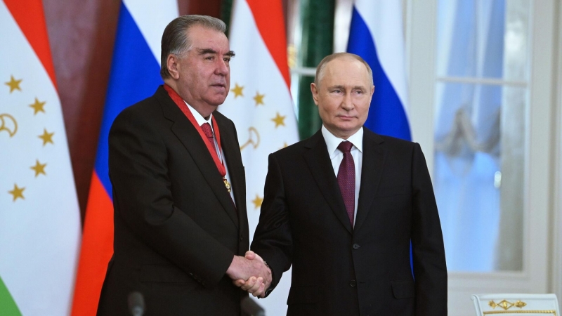 Путин поблагодарил правительство за подготовку к визиту Рахмона