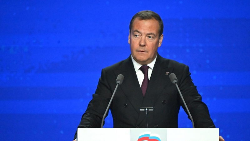 Медведев призвал ЕР сделать все для укрепления влияние России в мире