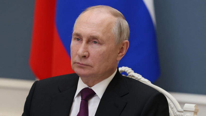 Путин объяснил выход России из некоторых международных институтов