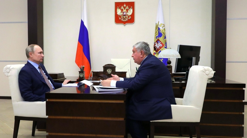 Встреча Путина и Сечина 1 декабря будет непубличной, заявил Песков