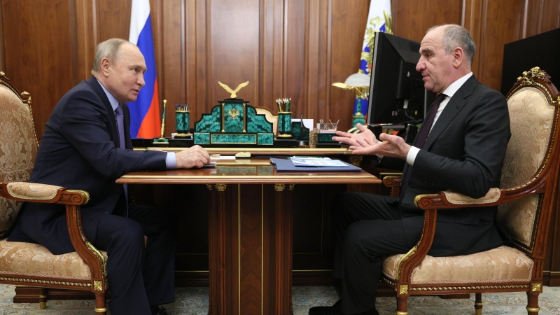 Путин призвал главу КЧР контролировать вопросы поддержки бойцов СВО