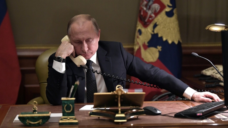 Путин провел телефонный разговор с президентом ОАЭ