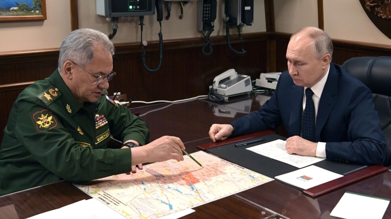 Путин в Кремле примет с докладом Шойгу