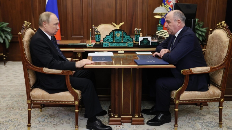 Путин в понедельник проведет рабочую встречу с главой Карачаево-Черкесии