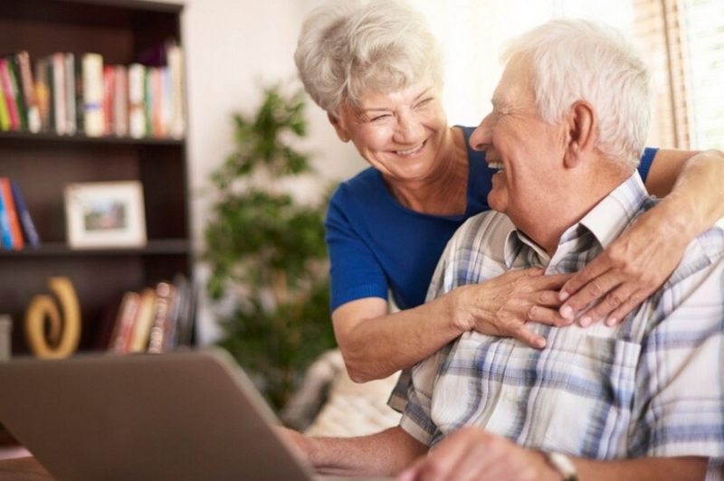 Минтруд: каждому пенсионеру со званием «Ветеран труда» полагается прибавка к пенсии в 2024 году