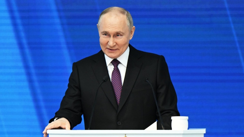 Путин поздравил победителей конкурса управленцев "Лидеры России"