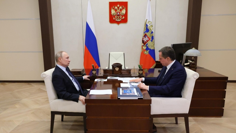 В Кремле еще не рассматривали идею о награждении губернатора Гладкова
