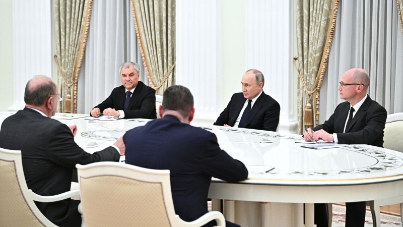Зюганов рассказал, что их встреча с Путиным продлилась долго