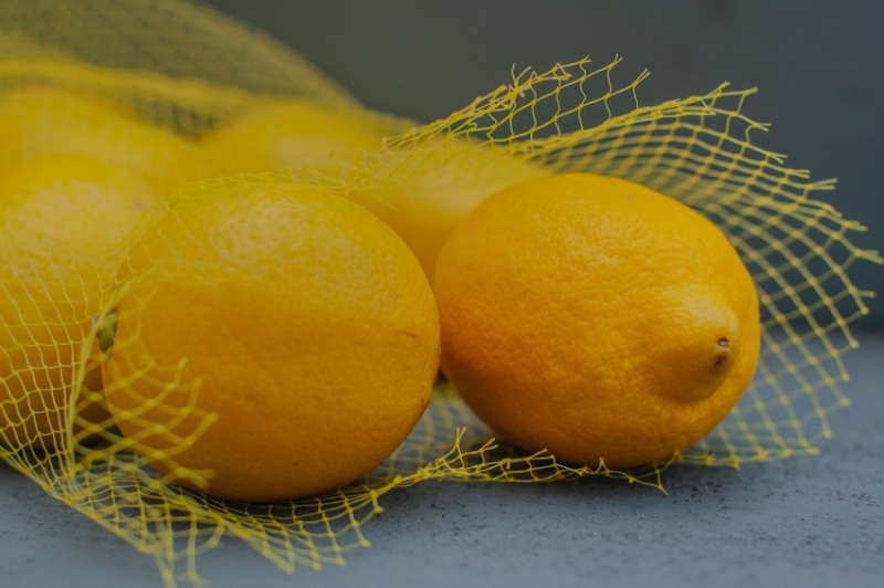 Сварите лимон и выпейте воду натощак: утром себя не узнаете в зеркале