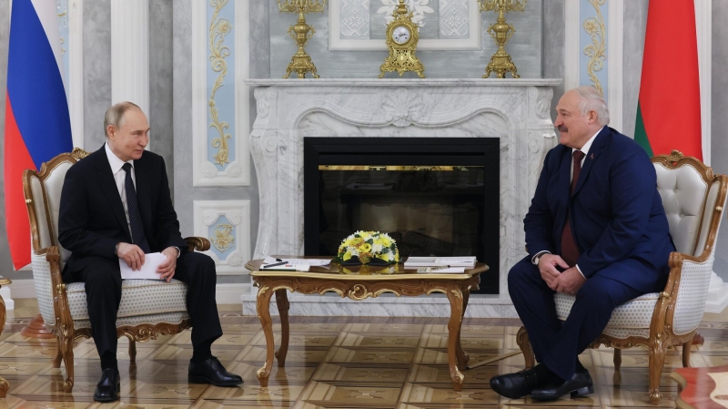 Переговоры Путина и Лукашенко в узком составе завершились
