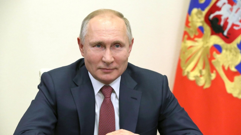 Путин поблагодарил Мишустина и правительство за профессионализм