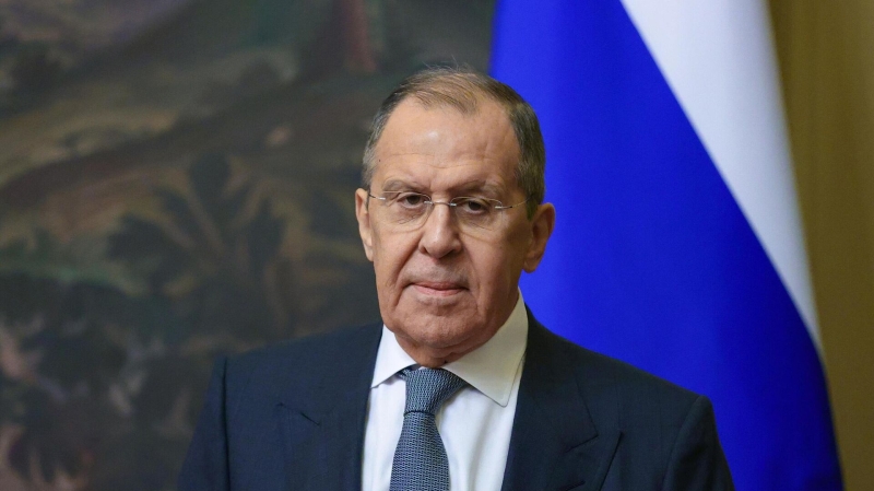 Россия не намерена втягиваться в борьбу блоков, заявила Захарова