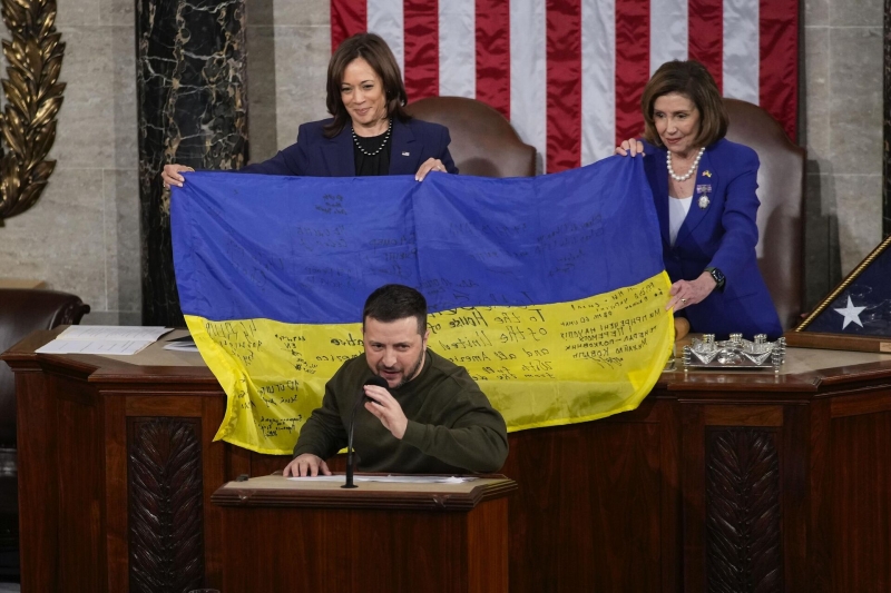 Конец вековой эпохи. Европу невольно подтолкнули к Москве