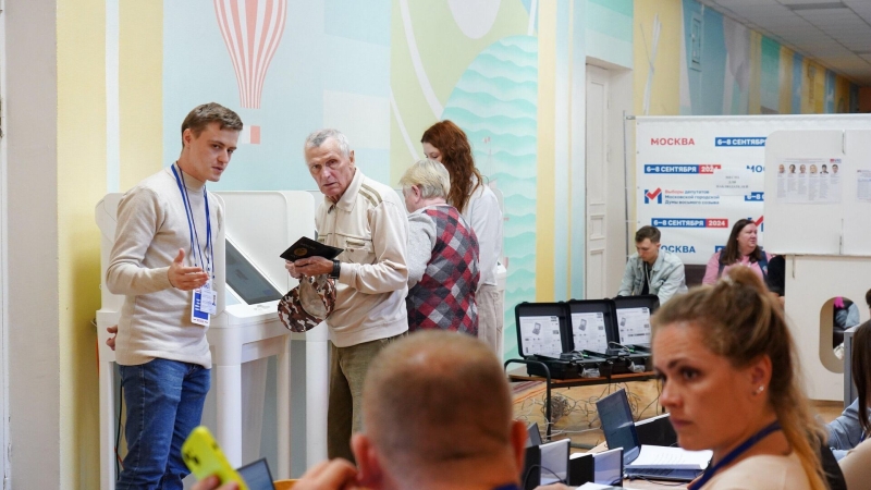 В Москве при помощи бумажных бюллетеней проголосовали три тысячи человек