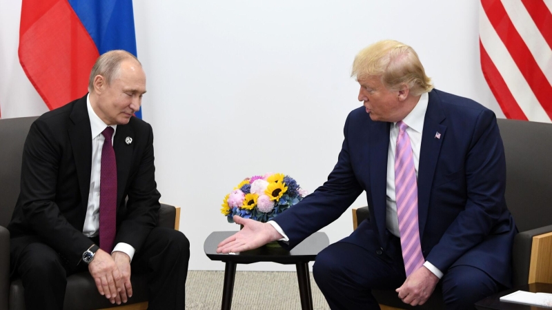 Песков рассказал о контактах Путина и Трампа