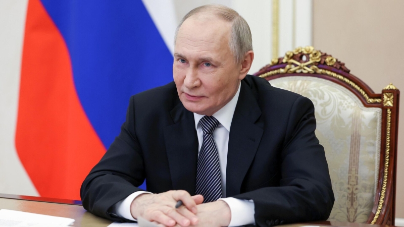 Путин наградил орденом Дружбы сенатора Салпагарова