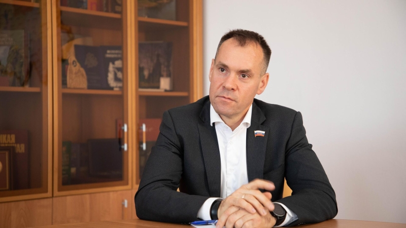 Власти Череповца объяснили, почему размыли на фото лицо кандидата в мэры