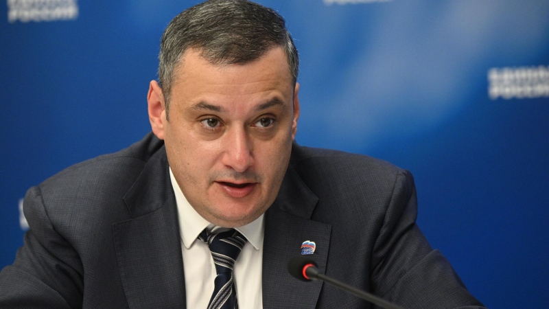 Мишустин освободил Хинштейна от поста в совете директоров "Почты России"