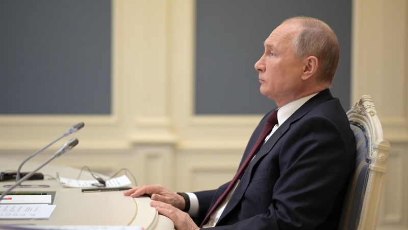 Путин поинтересовался у врио главы НАО, освоилась ли она на новом месте