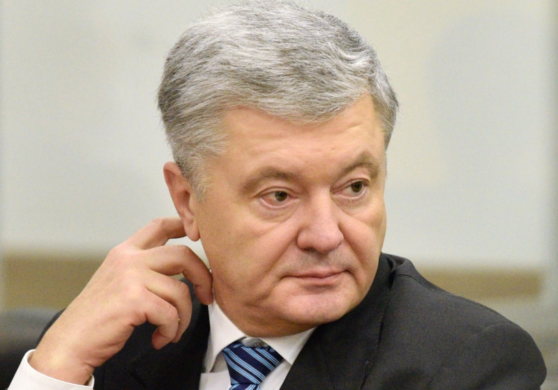 "Все понимают, но пока молчат". Зеленский начал готовиться к неизбежному