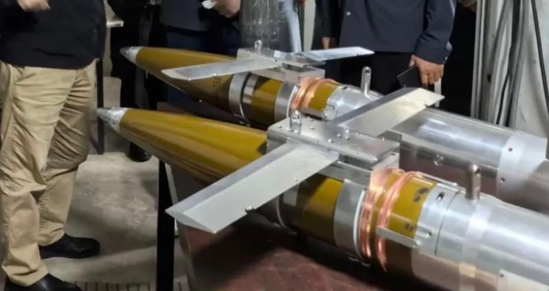 Экономно, но маломощно: Китай переделывает артснаряды в авиабомбы