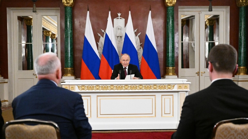 Киев пытался атаковать границы России во время перемирия, заявил Путин