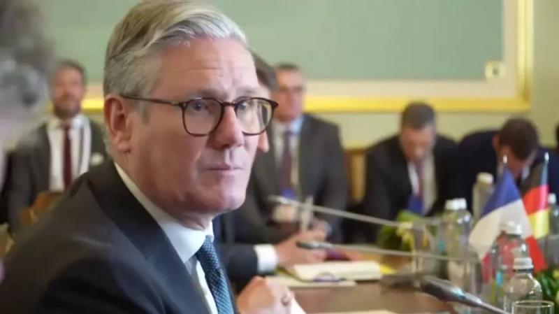 Медведев дал совет, что делать с «мирными планами» Зеленского собравшимся в Киеве его европейским друзьям