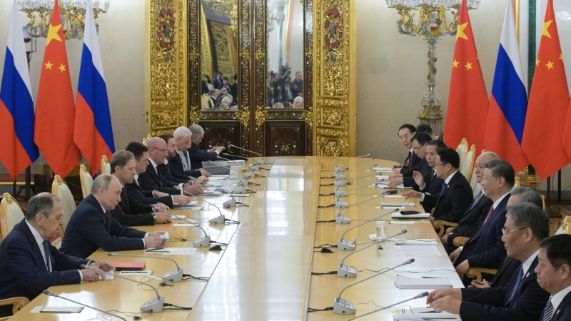 Переговоры Путина и Си Цзиньпина продолжились в расширенном составе