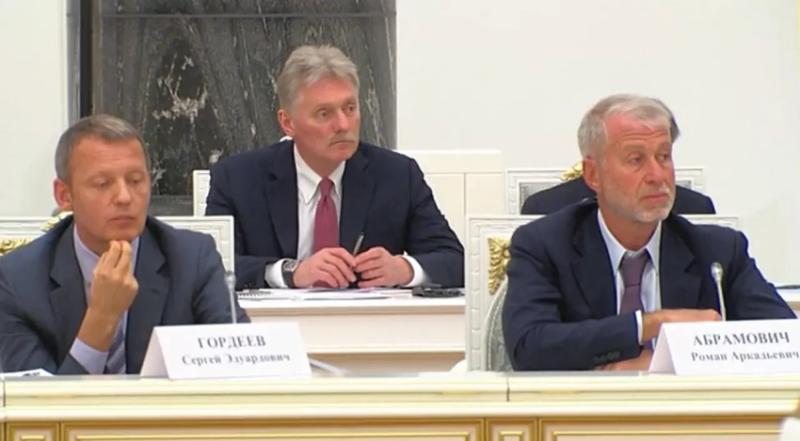 Попечитель театров: Абрамович появился в Кремле за два дня до начала переговоров с Украиной в Стамбуле