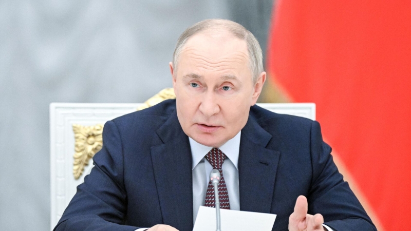 Путин поручил разобраться в вопросе развития туризма в Арктике