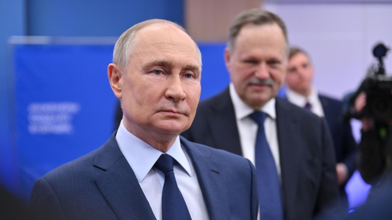 Путин поручил разобраться в вопросе развития туризма в Арктике