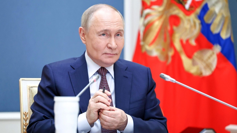 Путин поручил создать в Мурманской области центр зимних видов спорта