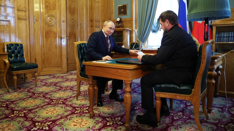 Путин предложил Кадырову обсудить текущие дела в Чечне