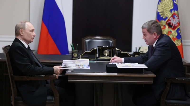 Путин провел встречу с губернатором Волгоградской области