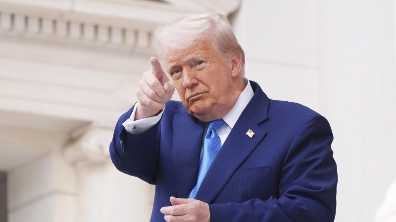 Трампа недостаточно информируют о ситуации на Украине, заявили в Кремле