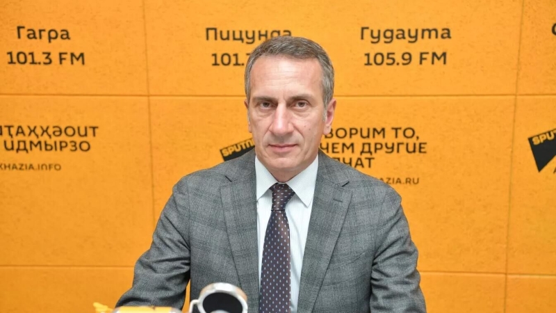Глава МИД Абхазии поздравил Лаврова с вручением ордена Андрея Первозванного