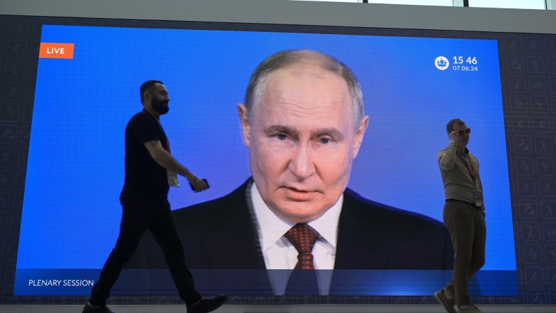 Песков назвал время начала выступления Путина на ПМЭФ